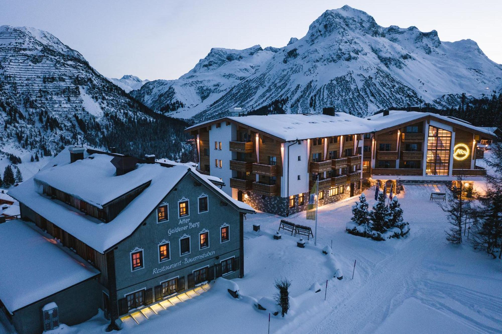 Hotel Goldener Berg Лех ам Алберг Екстериор снимка