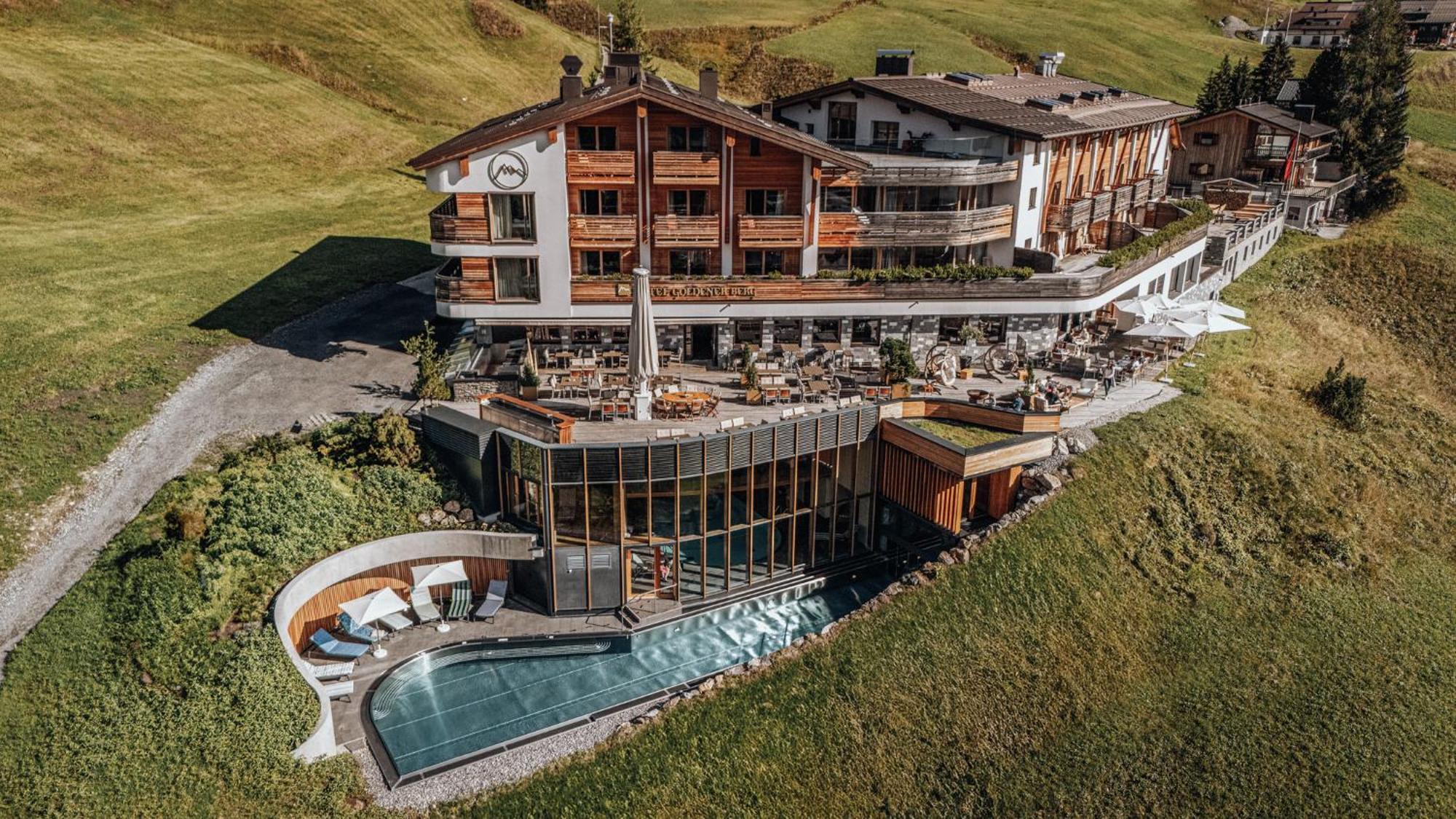 Hotel Goldener Berg Лех ам Алберг Екстериор снимка