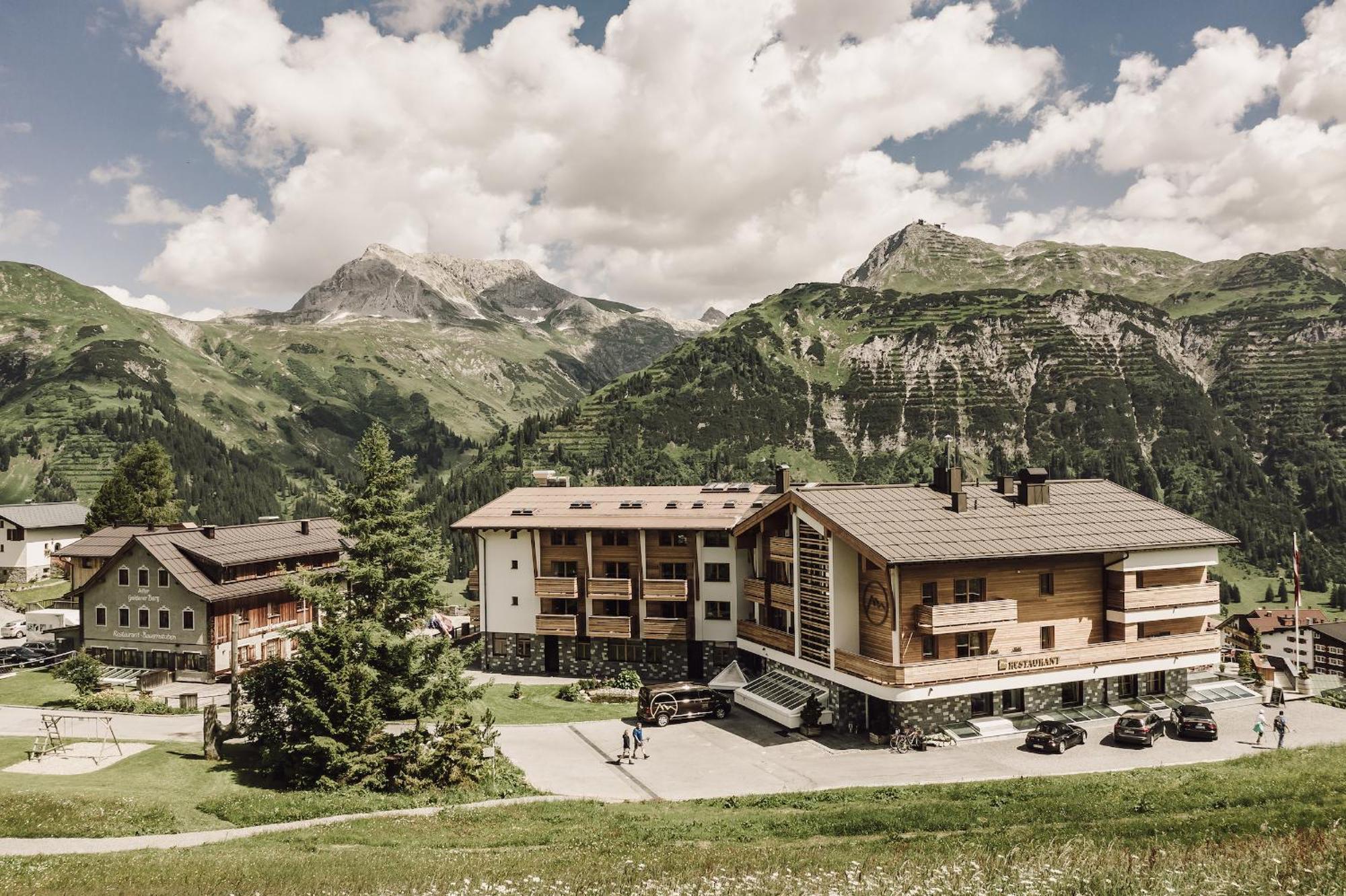 Hotel Goldener Berg Лех ам Алберг Екстериор снимка