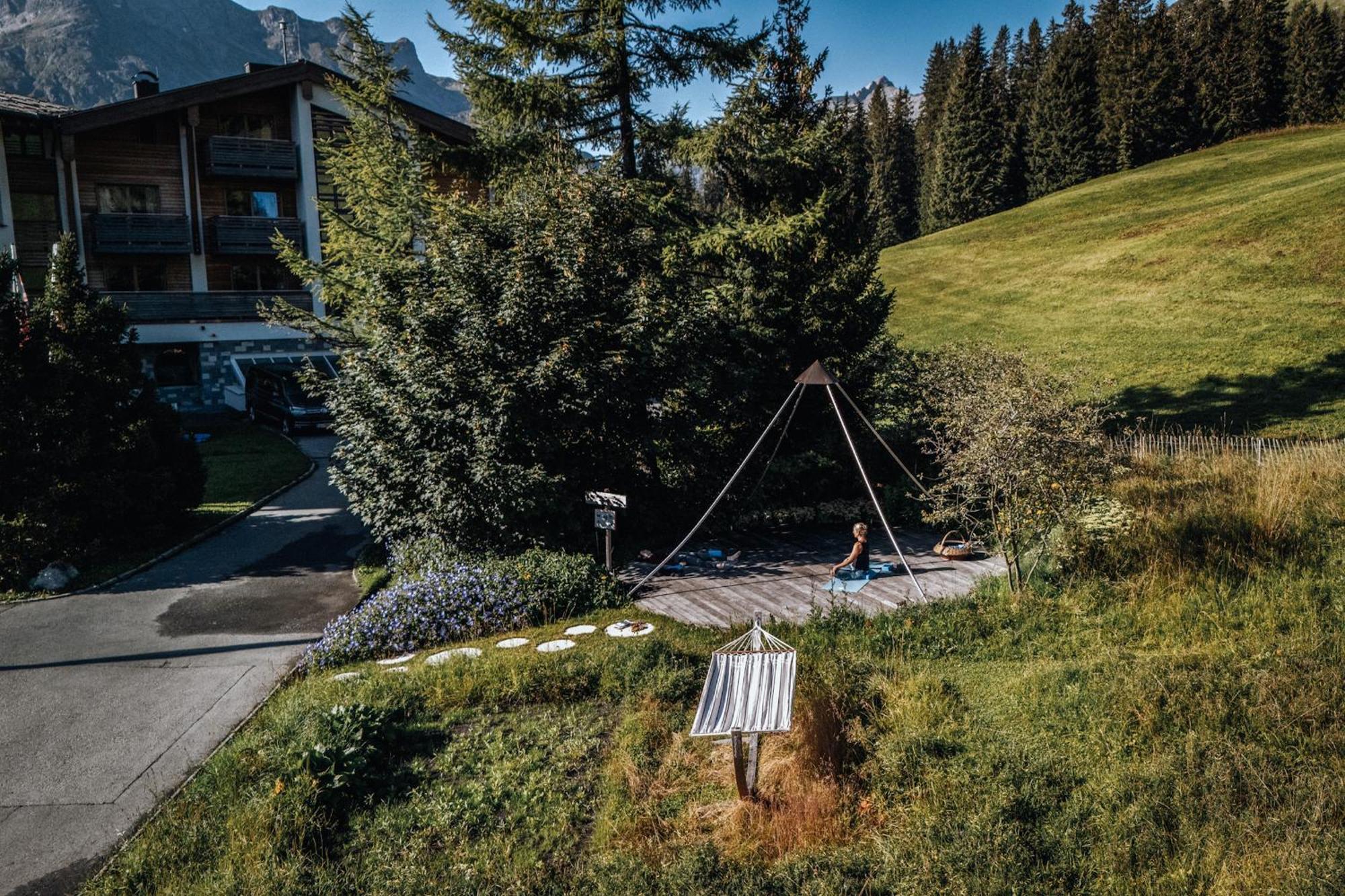 Hotel Goldener Berg Лех ам Алберг Екстериор снимка