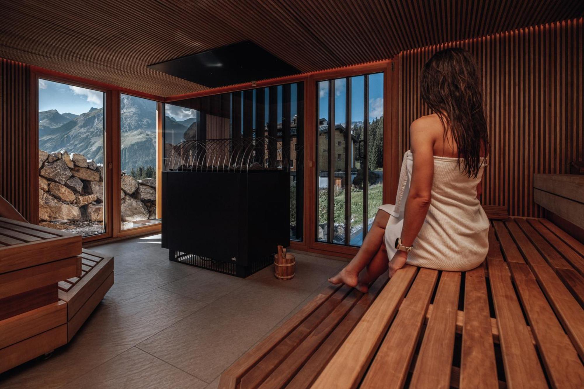 Hotel Goldener Berg Лех ам Алберг Екстериор снимка