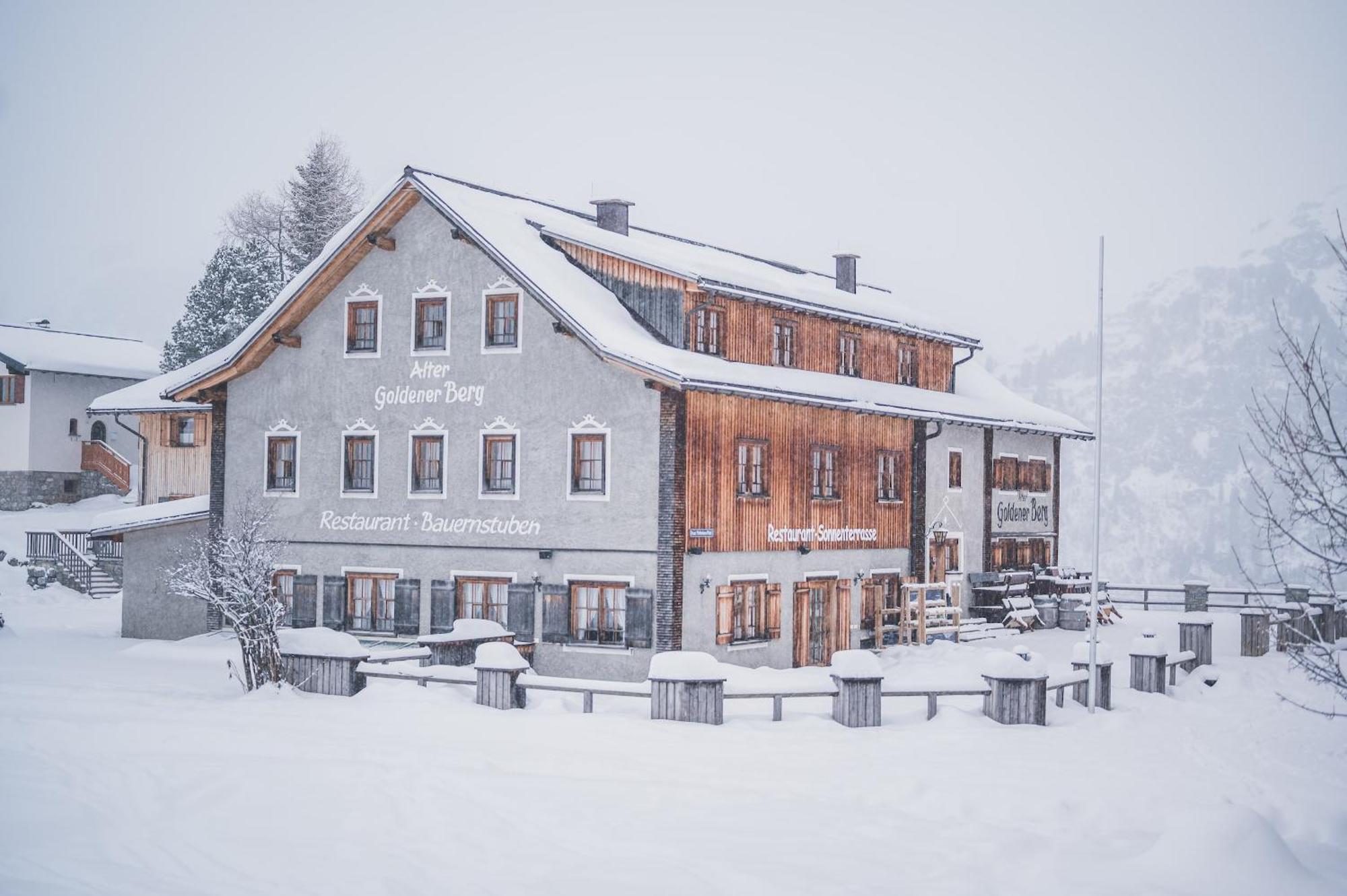 Hotel Goldener Berg Лех ам Алберг Екстериор снимка