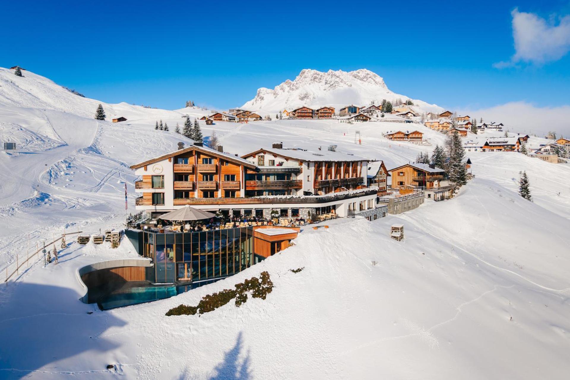 Hotel Goldener Berg Лех ам Алберг Екстериор снимка